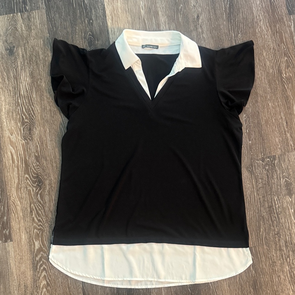 Adrianna Papell Black and White Collared Flutter Sleeve Blouse